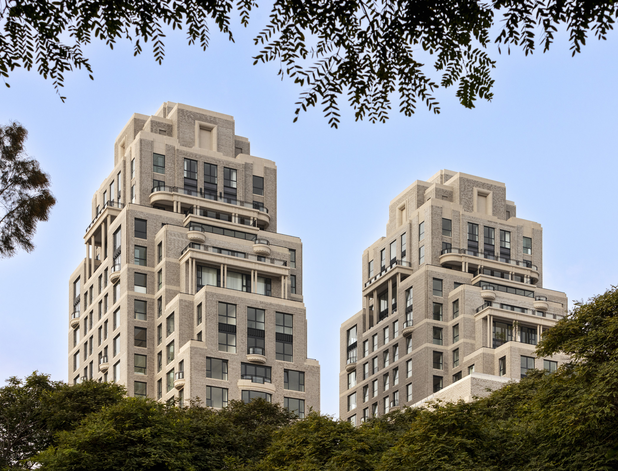 Fachadas del deseo blanco: Arquitectura, clase y fantasía cosmopolita en Lima.